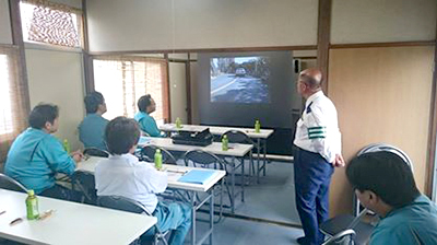 2015年4月24日　定例会議写真（１）